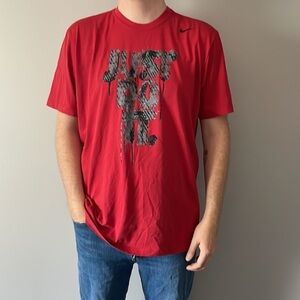 🏋️‍♂️ Men's  Nike Red Gym T-Shirt - Size XXL 🏋️‍♂️